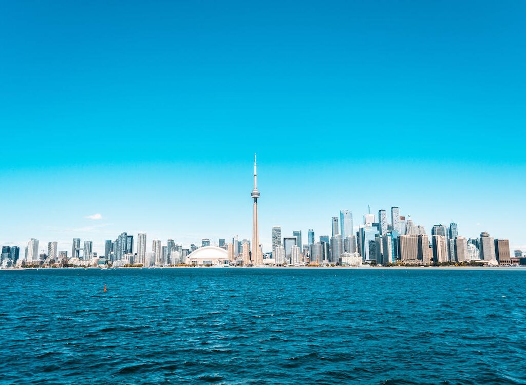 7 Best Toronto Neighborhoods for Retirees